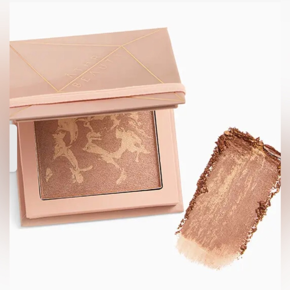 ĀTHR BEAUTY
Diffused Reflections Bronzing Powder - 8 g
Aurora